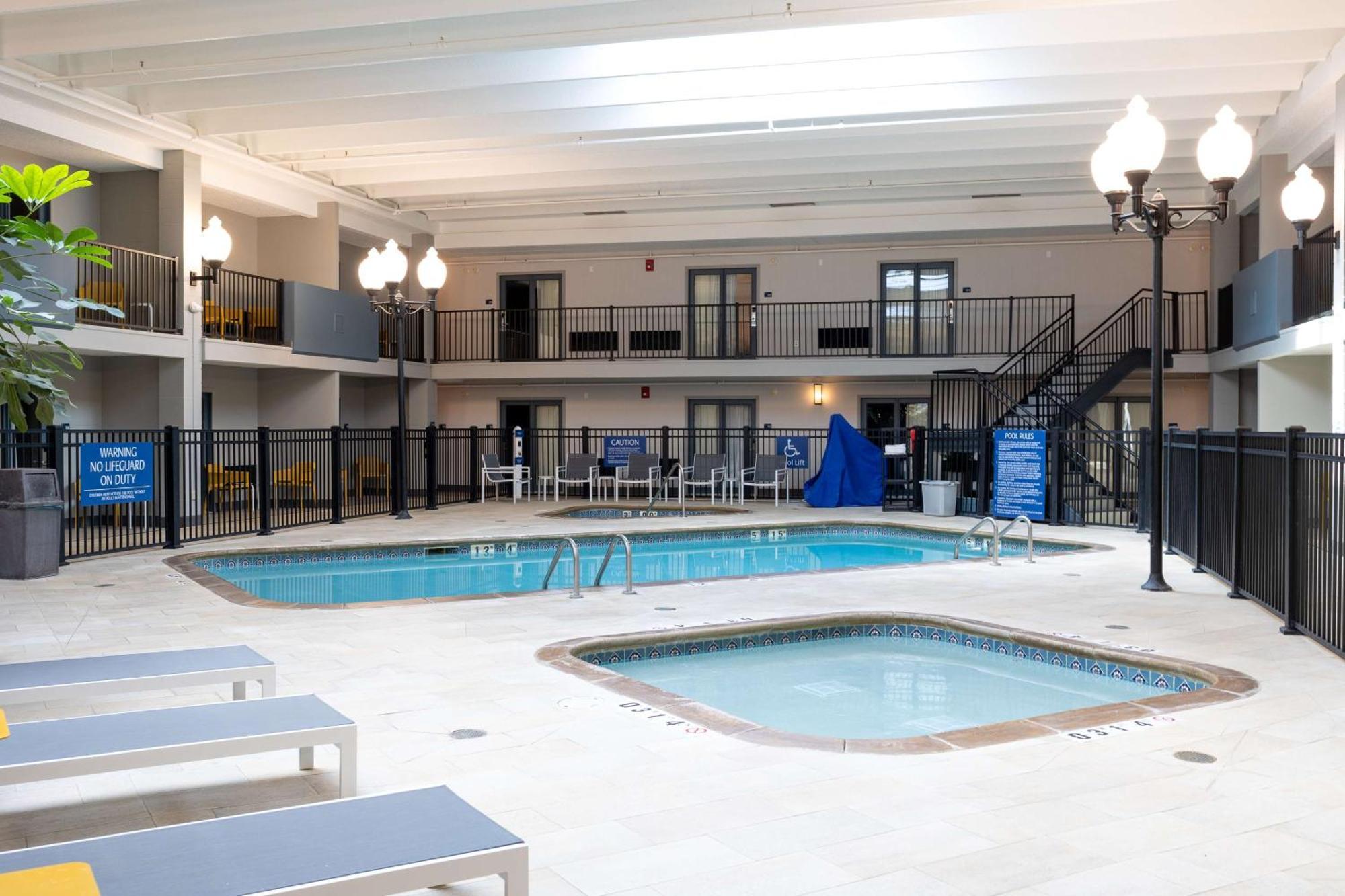 Hotel Doubletree By Hilton Austin, Mn Zewnętrze zdjęcie